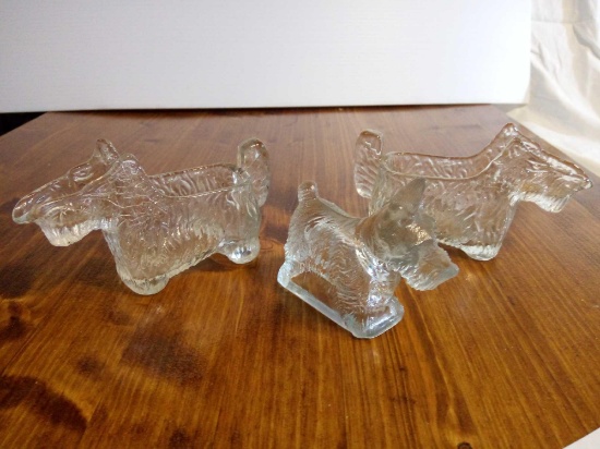 (3) VINTAGE CLEAR GLASS SCOTTIES, (2) Creamer Pitchers (1) Candy Decanter