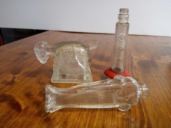 TRIO OF OLD VINTAGE GLASS INCLUDING SPARK PLUG GOAT 1923, AS IS