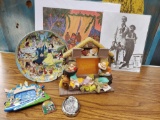 SNOW WHITE and 7 Dwarves, AULANI, DISNEY including musical plate and picture frame