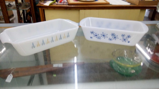 (2) VINTAGE GLASBAKE ATOMIC CANDLE AND FIRE KING ATOMIC SNOWFLAKE