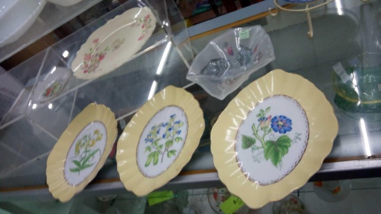 (6) PC CHINA AND GLASS INCLUDING (3) MATCHING ANDREA BY SADEK FLORAL DIAMOND SHAPE