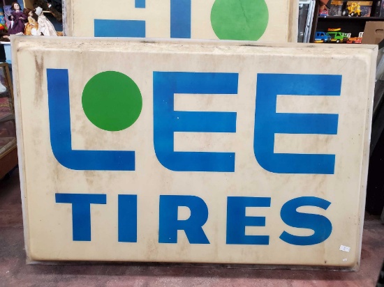 (1) EXTRA LARGE VINTAGE LEE TIRES THICK PLEXI SIGN