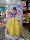 NOS Disney park's collection - Disney's Snow White Princess doll