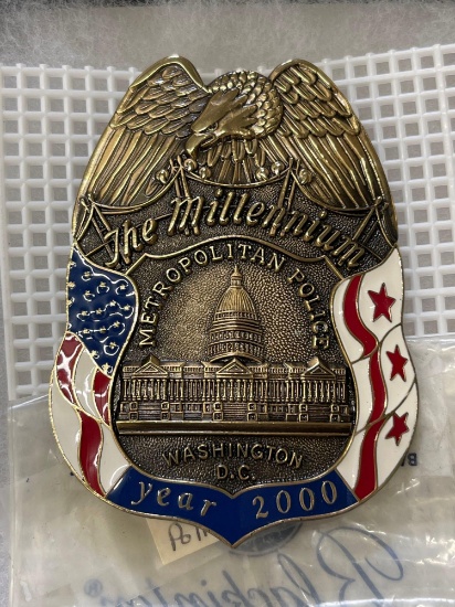 VINTAGE BADGE/METROPOLITAN POLICE WASHINGTON, DC - THE MILLENNIUM YEAR 2000