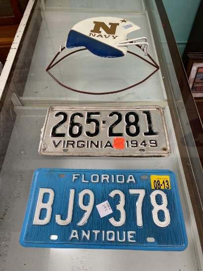 Metal grouping- ANTIQUE AND VINTAGE LICENSE PLATES PLUS Navy