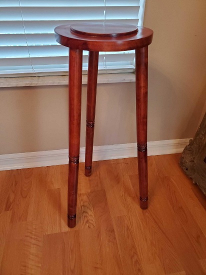 Very nice 27" tall Wooden plant stand