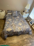 BEAUTIFUL BEDDING SET BY TAHARI HOME - SHEETS BY RALPH LAUREN