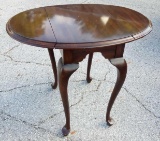 SMALL OVAL DOUBLE SIDE DROP LEAF ETHAN ALLEN ACCENT TABLE