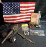 PATRIOTIC TO A FAULT! VINTAGE GROUP OF MILITARY THEMED TOYS, SMALL CLOTH FLAG, BOY SCOUTS BOOK, AND