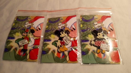 (3) NEW Disney Christmas Happy Holidays 2004 Pin Pursuits, GOOFY, MICKEY, MINNIE