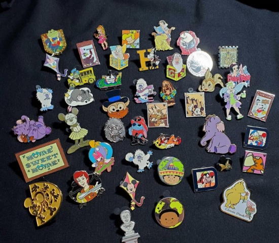 WOW! A HUGE GROUPING OF 50 DISNEY PINS, TRADING, LANYARD, HIDDEN MICKEY, ALL KINDS! UNSEARCHED
