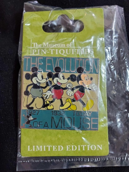 DISNEY 2009 Museum of Pin-tiquities Pin Evolution of a Mouse MICKEY