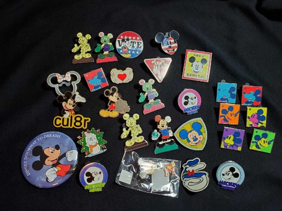 HONEST TO GOODNESS DISNEY MICKEY PINS INCLUDING NEW The Museum of Pin-tiquities Mickey Key