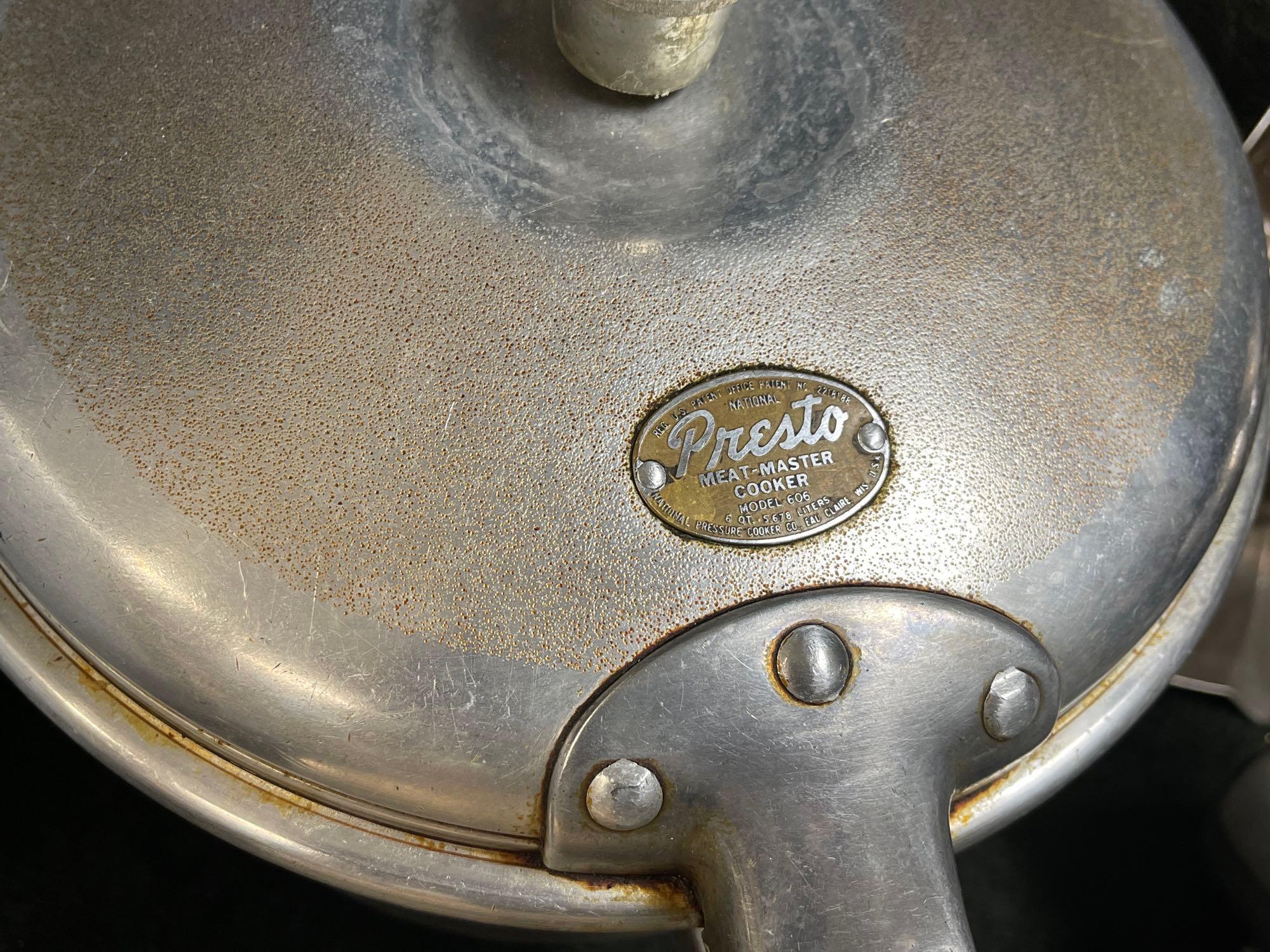 Sold at Auction: VINTAGE CAST IRON BUNDT PAN