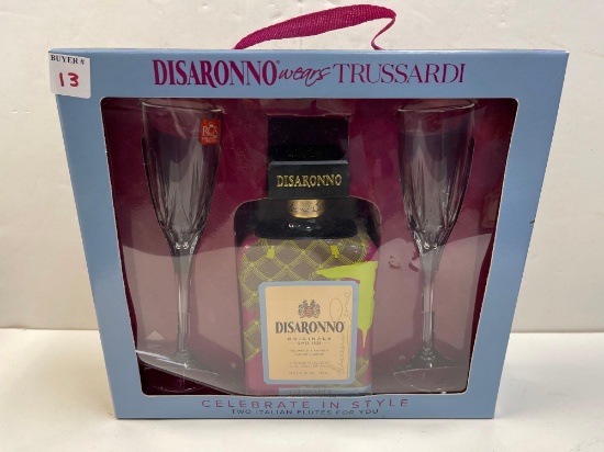 Disaronno - Amaretto with two glass flutes Gift Set - sealed 750ml collectors bottle