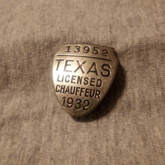 1932 LICENSED CHAUFFEUR BADGE, TEXAS, No. 13952