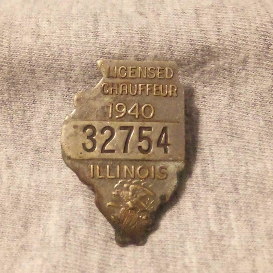 1940 LICENSED CHAUFFEUR BADGE, ILLINOIS, No. 32754