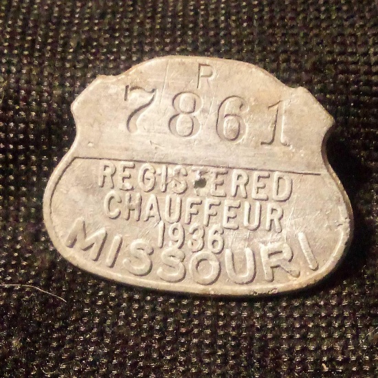 1936 REGISTERED CHAUFFEUR BADGE, MISSOURI, No. 7861 "R"