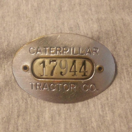 MID-CENTURY CATERPILLAR TRACTOR COMPANY EMPLOYEE/WORKER BADGE, No. 17944