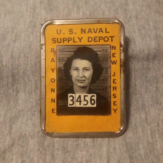 MID-CENTURY US NAVAL SUPPLY DEPOT BAYONNE, NEW JERSEY EMPLOYEES/WORKER BADGE, No.3456 w/ PHOTO