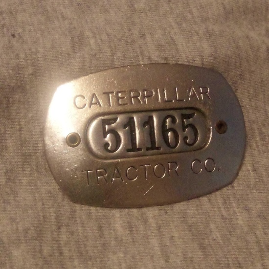 MID-CENTURY CATERPILLAR TRACTOR COMPANY EMPLOYEE/WORKER BADGE, No. 51165