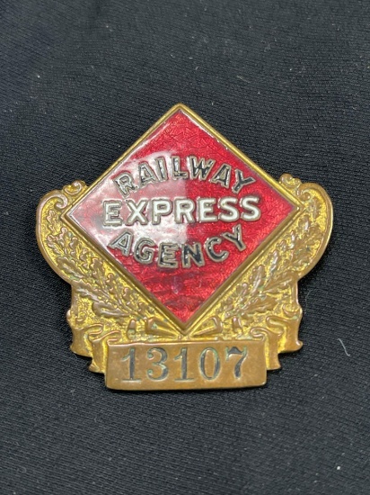 VINTAGE BADGE #13107, RAILWAY EXPRESS AGENCY