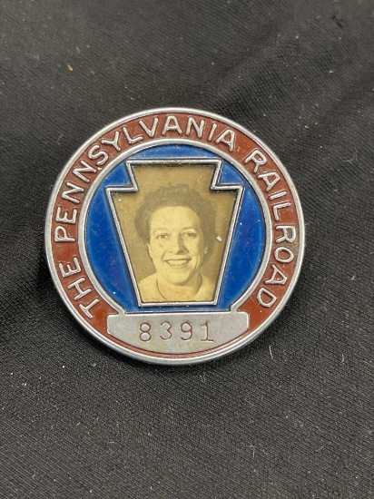 PENNSYLVANIA RAILROAD EMPLOYEE/WORKER BADGE, NO 8391, w/ photo female