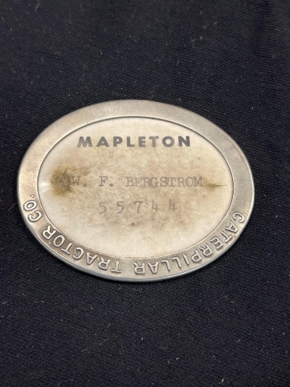 MAPLETON EMPLOYEE/WORKER BADGE, CATERPILLAR TRACTOR CO, No. 55744