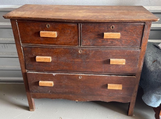 OLD WOODEN CHEST OF DRAWERS, 4 DRAWER