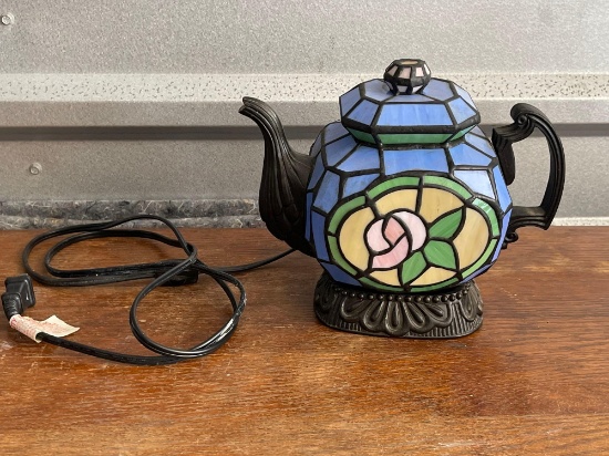 CHEYENNE STAINED GLASS TEAPOT LAMP