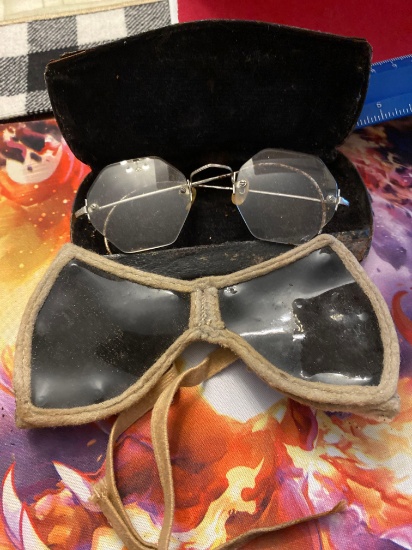 Antique USA reading glasses and aviation goggle glasses