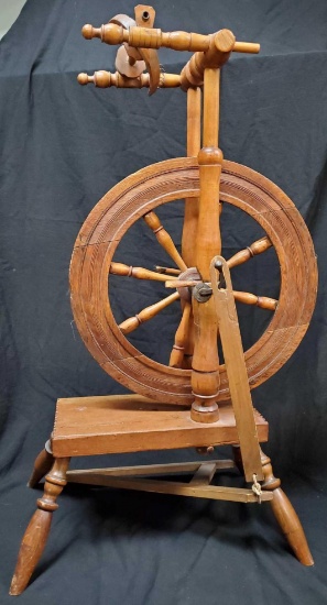 RARE STYLE VERTICAL STAND SPINNING WHEEL