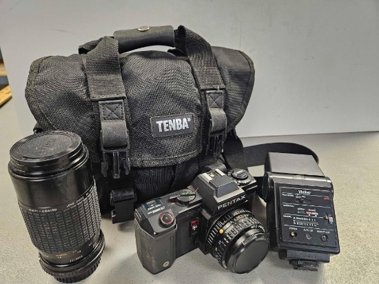 COMPLETE PHOTOGRAPHY, PENTAX A3000 CAMERA IN CASE WITH SIGMA LENS AND VIVITAR FLASH
