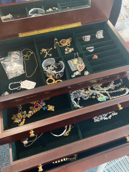 Contents of wooden jewelry chest