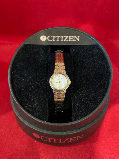 Citizen Ladies Quartz Watch in authentic box