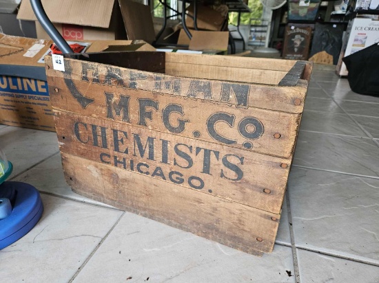 Vintage Hefty wooden box, Chapman manufacturing company - chemists Chicago.
