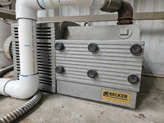 Becker professional vacuum pump Includes switch box
