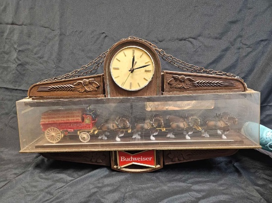 VINTAGE 1970'S BUDWEISER HANGING CLYDESDALE CLOCK