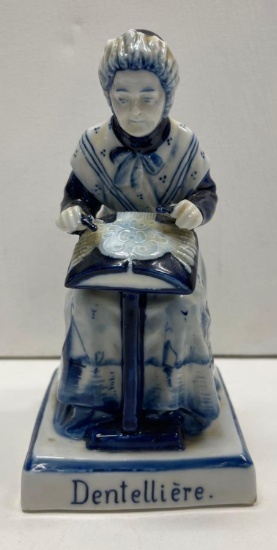 Delft Blue Dentelliere Lacemaker, vintage ceramic