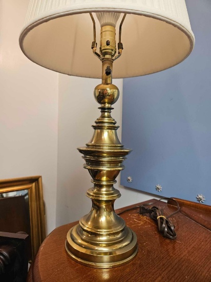 1 OF 2 STIFFEL BRASS LAMPS with nice shade, HEAVY