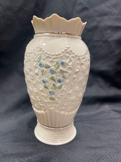 Vintage Belleek 10th Anniversary Vase, May 2004