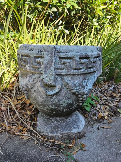 Heavy concrete Garden planter