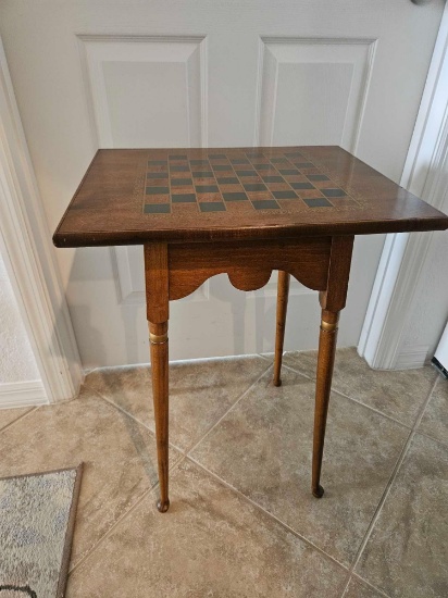 WOOD CHESS GAME TABLE