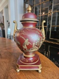 LARGE LIDDED RED AND GOLD CERAMIC URN, ORIENTAL STYLE