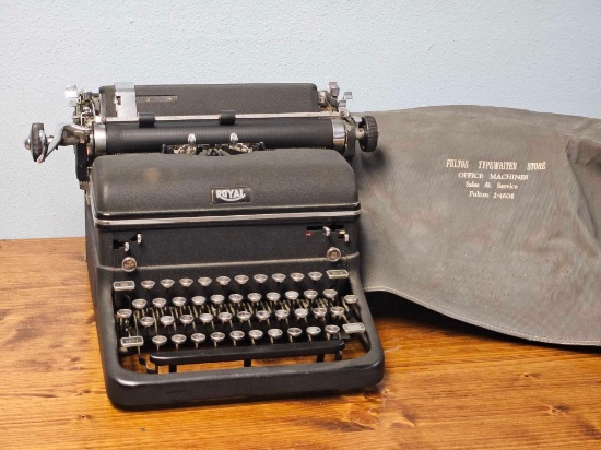 VINTAGE ROYAL TYPEWRITER WITH COVER
