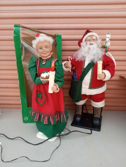 PAIR OF VINTAGE ANIMATED HOLIDAY FIGURES, ANIMATRONIC HOLIDAY CREATIONS SANTA AND MRS CLAUS