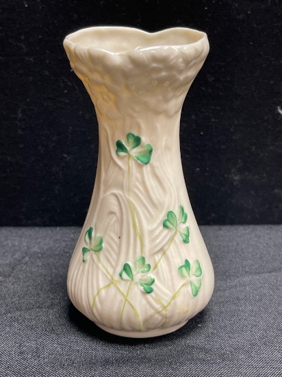 Vintage Belleek Ireland Porcelain Daisy Spill 4.5 in Mini Vase