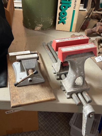 Pair of Tabletop Vices / Clamps
