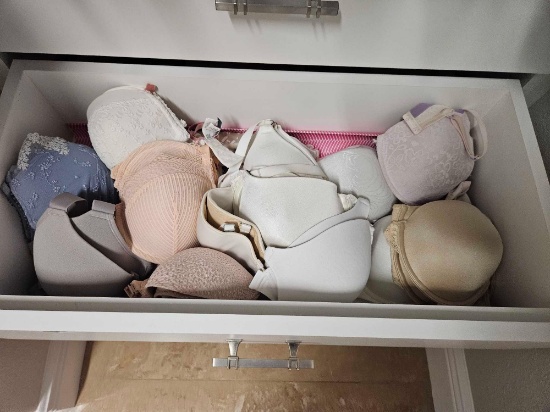 DRAWER GROUPING LADIES UNDERGARMENT / UNDERWIRE BRAS, previously worn