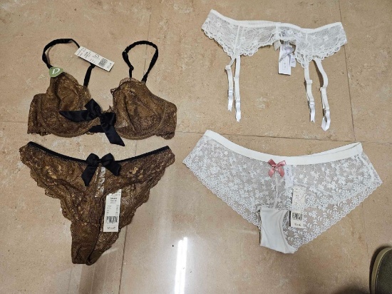 NEW TAGGED LINGERIE D cup, see sizes